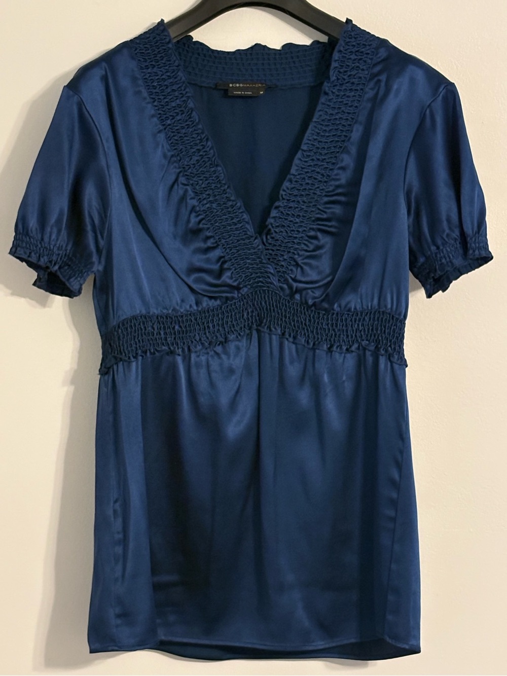 BCBGMaxAzria Women’s Deep Blue Satin V-Neck Blouse - Size Medium